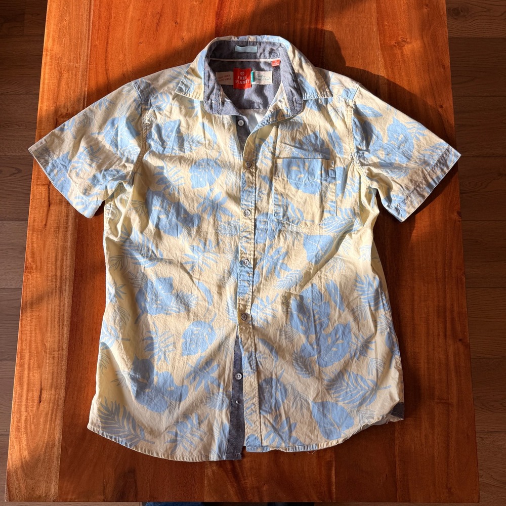 Free Planet Men's Yellow/Blue Hawaiian Short Sleeve Button Up Shirt Size S